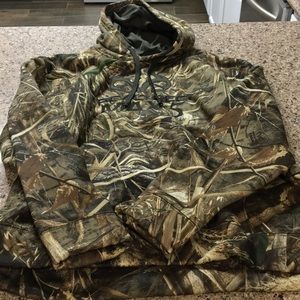 Brand new men’s pullover